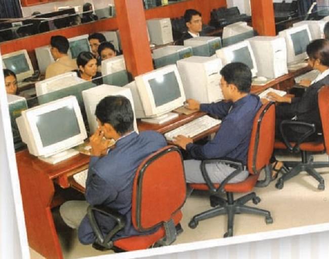 Vivekanand Institute Of Management Gulbarga Library and Computer lab photo 1